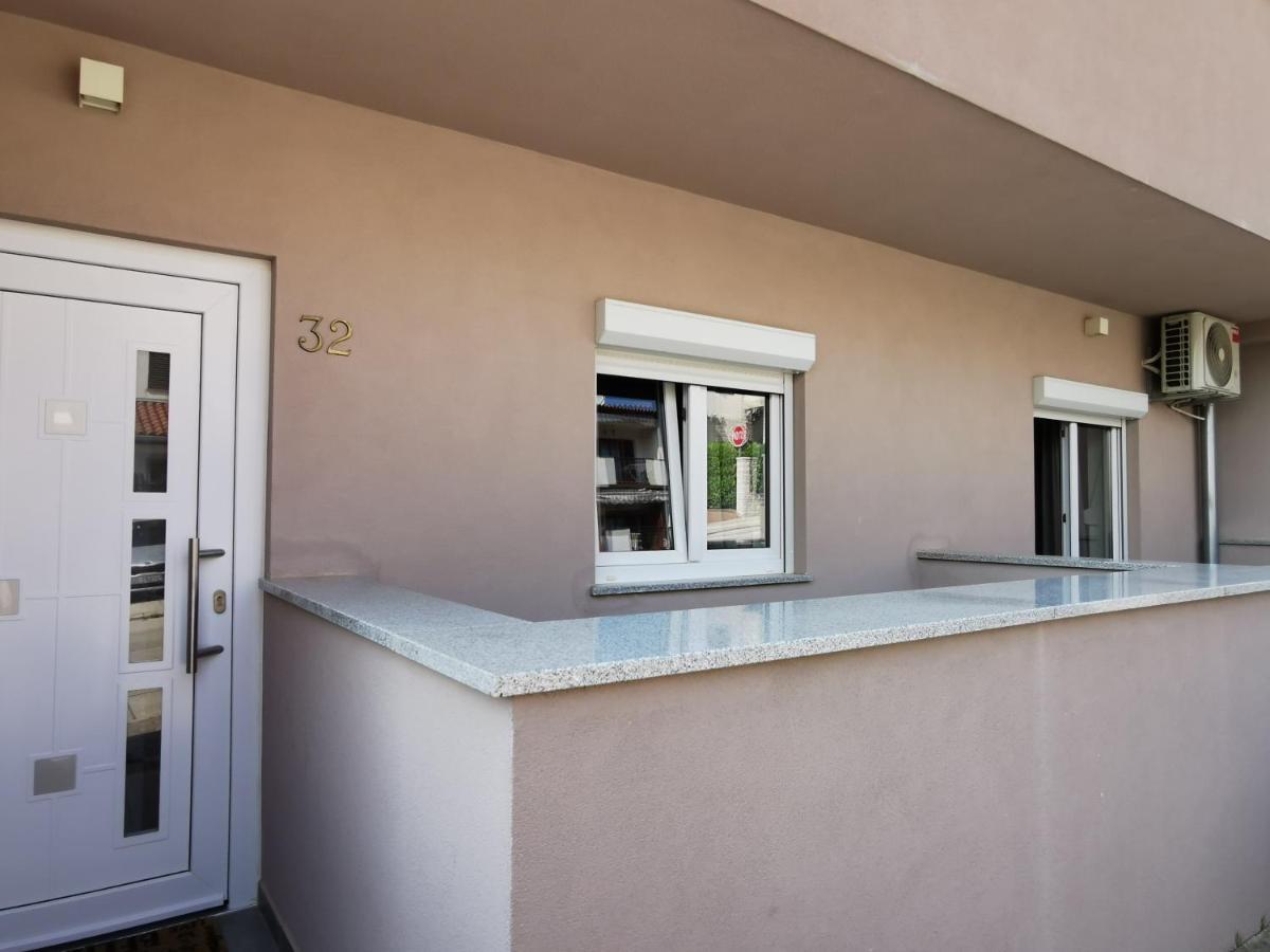 Frane Apartment Pula Exterior photo