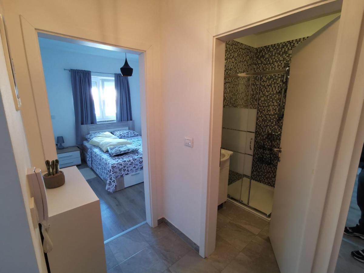 Frane Apartment Pula Exterior photo