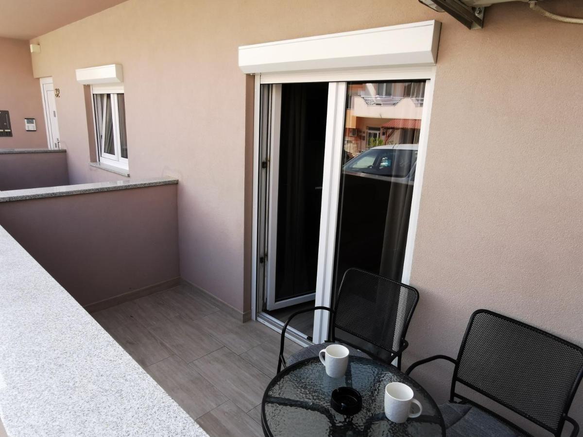 Frane Apartment Pula Exterior photo